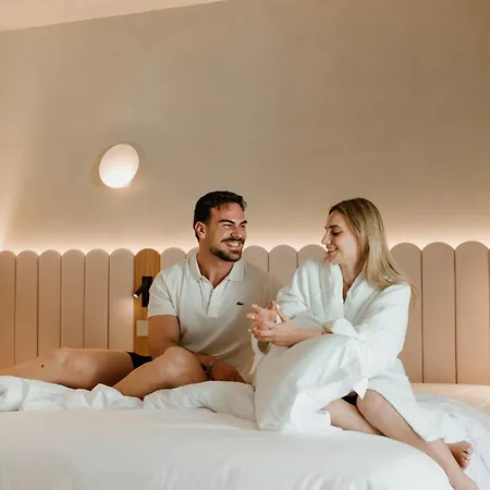 Deb&spa לינה וארוחת בוקר אלטאמורה